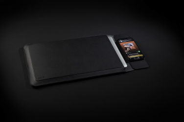 Logotrade Werbeartikel das Foto: Swiss Peak magnet. 15,6" Laptop-Sleeve mit 15W Ladefunktion