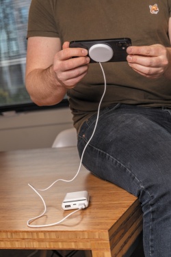 Logotrade corporate gifts photo of: 5W magnetic wireless charger
