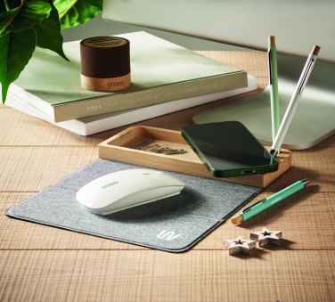 Logotrade corporate gifts photo of: Wireless charger in bamboo 15W
