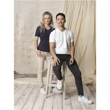 Logotrade ärikingid pilt: Kawartha lühikeste varrukatega naiste orgaaniline V-kaelusega T-särk