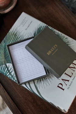 Logo trade ärikingituse pilt: VINGA Bratzy kohvilauamäng