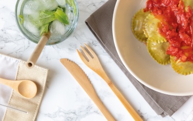 Logo trade reklaamkingi pilt: Korduvkasutatavate bambusest reisisöögiriistade komplekt