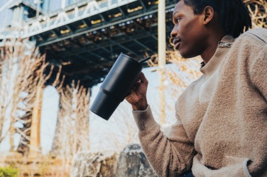 Logotrade reklaamtooted pilt: Embrace deluxe roostevabast terasest termoskruus, 900 ml