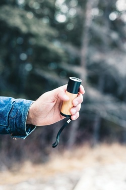 Logo trade ärikingid foto: Bambusest ja RCS-i sertifikaadiga taaskasutatud plastikust taskulamp