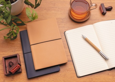 Logotrade firmakingituse foto: Moodne luksuslik pehmekaaneline A5 märkmik