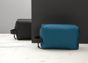 Logotrade reklaamkingituse foto: Impact AWARE™ põhiline RPET tualett-tarvete kott