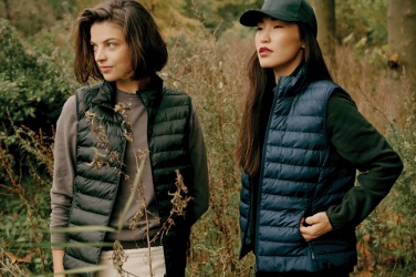 Logotrade firmakingitused pilt: Iqoniq Meru naiste taaskasutatud polüestrist vest