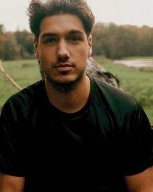 Logo trade ärikingitused foto: Iqoniq Tikal taaskasutatud polüestrist kiiresti kuivav spordisärk