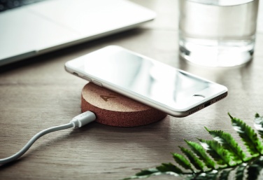 Logotrade firmakingitused pilt: Juhtmeta laadimisalus 10W