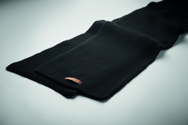 Logo trade reklaamtooted foto: Talvekomplekt taaskasutatud materjalist, kindad, müts ja sall