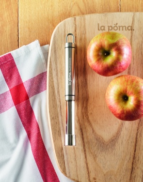 Logotrade ärikingituse foto: Roostevabast terasest õunasüdamiku eemaldaja