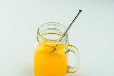 Logo trade firmakingituse pilt: Roostevabast terasest joogikõrs ja puhastushari kotis