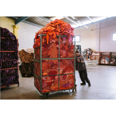 Logo trade firmakingitused foto: Wolkat Taza taaskasutatud tekstiilist põll