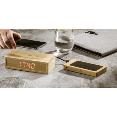 Logo trade ärikingituse pilt: Bambusest äratuskell juhtmevaba laadijaga