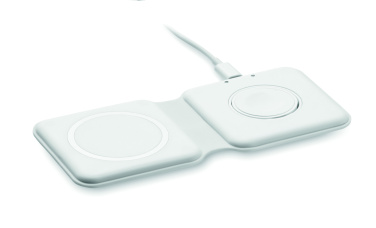 Logotrade ärikingituse foto: FLIP 2-ühes kokkupandav laadija 15W