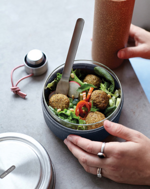 Logo trade ärikingitused foto: Black+Blum klaasist lõunakauss 750ml