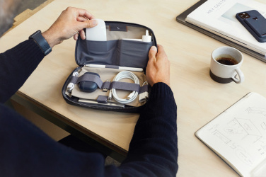 Logo trade firmakingituse pilt: Bellroy komplekt tehnika tarvikute hoiustamiseks