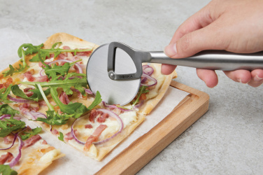 Logotrade meene foto: BOSKA pitsalõikur