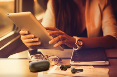 Logotrade mainoslahjat kuva: Motorola IPX5 TWS MOTO kuulokkeet 85