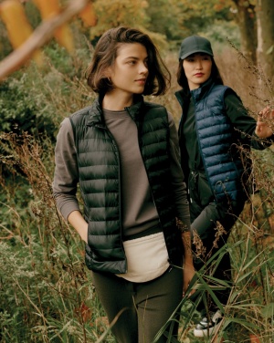 Logotrade mainoslahja tuotekuva: Iqoniq Meru naisten liivi kierrätetystä polyesteristä