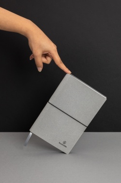 Logotrade dāvanas foto: A5 formāta piezīmju grāmatiņa no pārstrādātas ādas