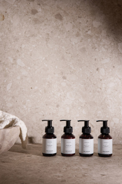 Logotrade ziemassvētku dāvanas foto: VINGA x TGL ķermeņa un roku kopšanas dāvanu komplekts