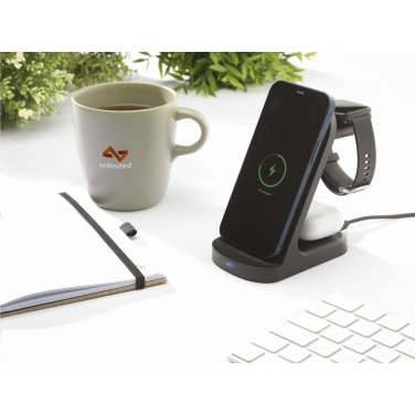 Logotrade reklamprodukter bild: Triple-Up RCS återvunnet ABS trådlöst laddarställ